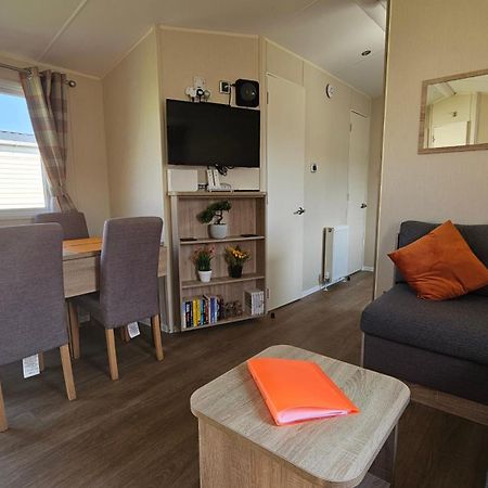 Kp Holiday Home Corton  Exteriör bild